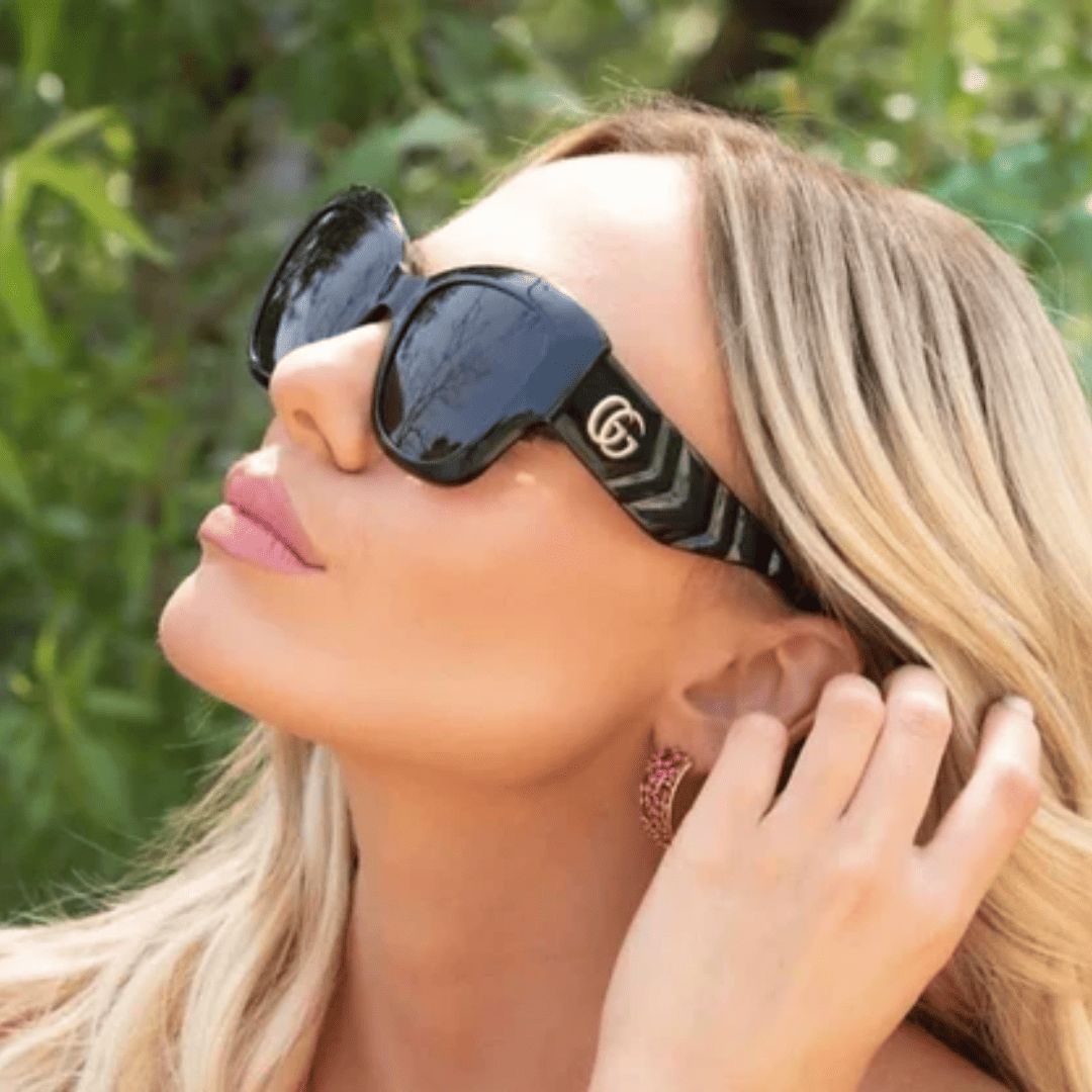 Lentes de sol GG0808S 001 Square Shape Negro Dorado