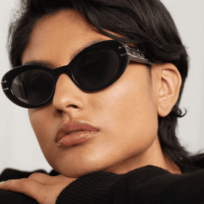Lentes de sol Signature B3U 10B0 Oval Black Gold vista 2